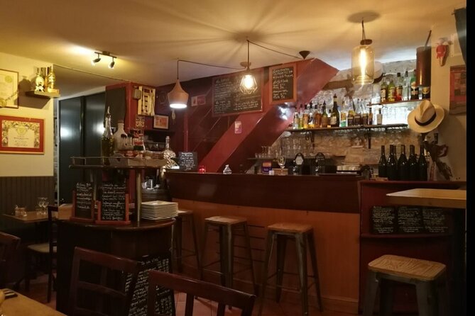 All-Inclusive Culinary and History Tour of Old Nice with a Local - The skip-the-line Socca stop: why it’s worth your time
