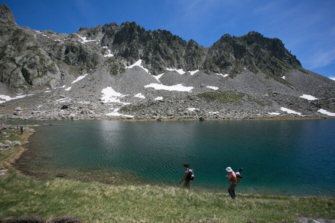 Alpine Mercantour Lakes hiking French Riviera - What to pack: boots, water, sun, and layers that match altitude