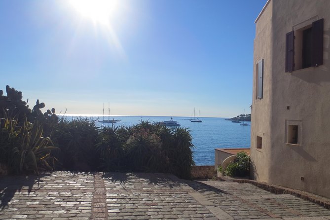 Cannes, Antibes & St Paul de Vence Half Day Shared Tour from Nice - Cannes fast lane: Croisette and the Palais du Festival in 20 minutes