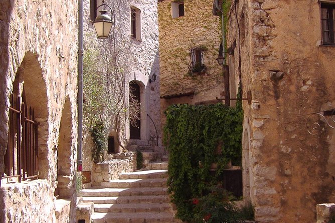 Countryside Tour - Grasse at the International Perfume Museum: what you get in an hour