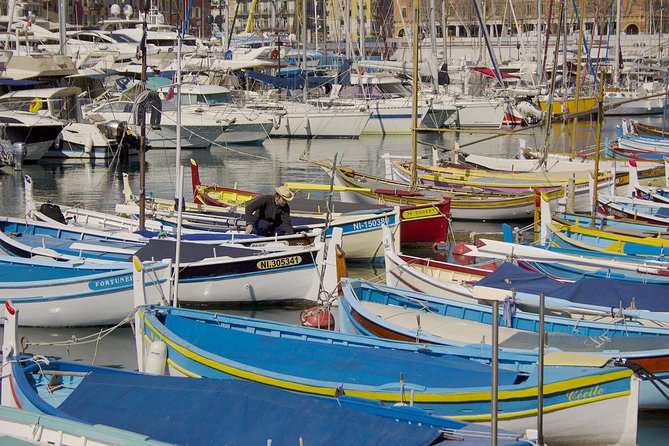 Discovery of the city of Nice by electric Méhari - Why the electric Méhari style works so well in Nice