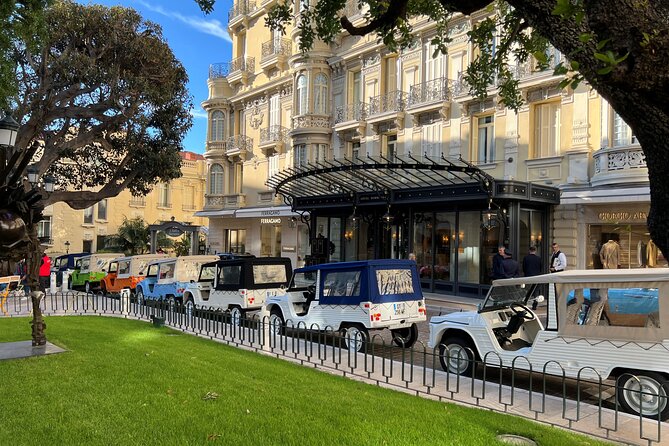 Discovery of the city of Nice by electric Méhari - Place Masséna: red facades, the Sun fountain, and the city’s grid