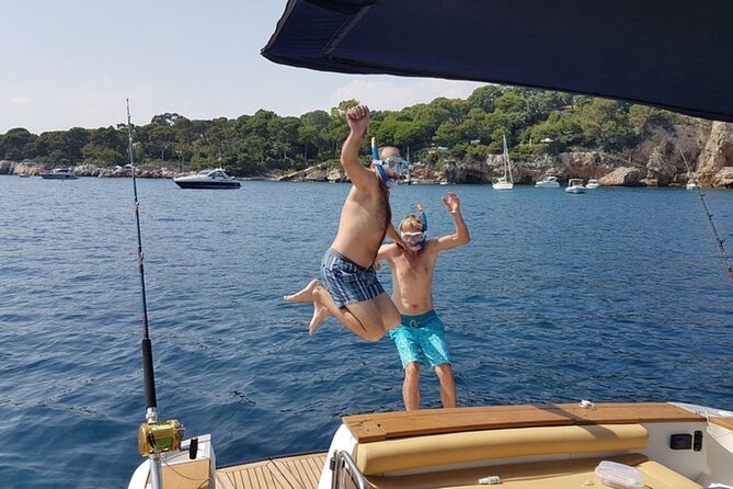 Exclusive cruise, swimming, Saint Jean Cap Ferrat, Nice, Eze - The crew touch: Captain Vincent, Eric, and Ferhat keep it friendly