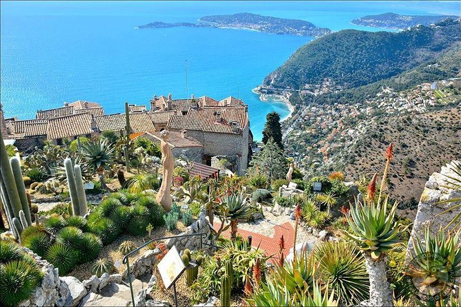 Excursion partagée Eze, Monaco & Monte Carlo from Nice - Villefranche-sur-Mer: The 15-Minute Coast Stop That Sets the Tone