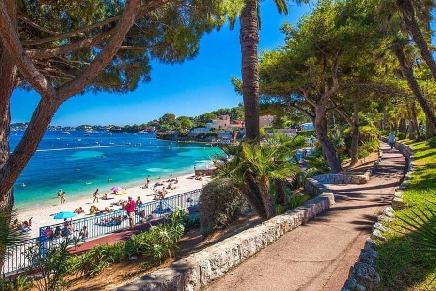 Explore Èze and the Côte d’Azur in a Renault Mégane E-Tech" - Èze village on foot: medieval lanes and castle-garden views