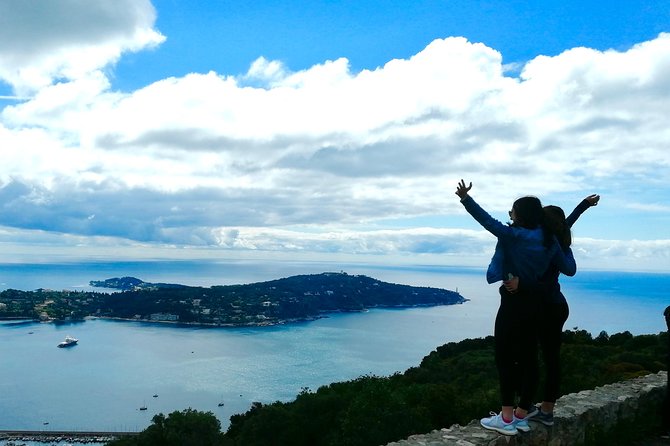 Fantastic Villefranche's Bay & Cape - E-Bike Tour from Nice - Villefranche-sur-Mer old town: colored streets, stairs, and Rue Obscure