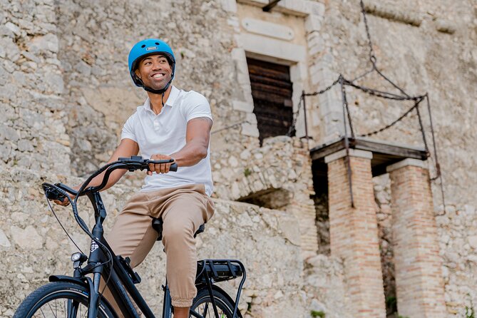 French Riviera E-bike Panoramic Tour from Nice - Villefranche-sur-Mer: Citadel St-Elme and a real harbor feel