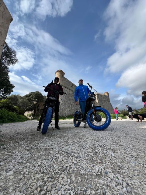 French Riviera : Guided Visit on a E-Scooter - Returning by the seaside toward the Bay of Angels
