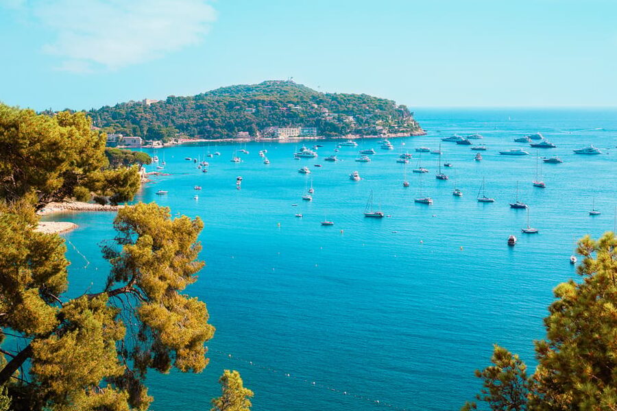 From Nice: Eze, Monaco, and Monte Carlo Half-Day Trip - Monte Carlo glamour in 18th-century hotels and boutique time