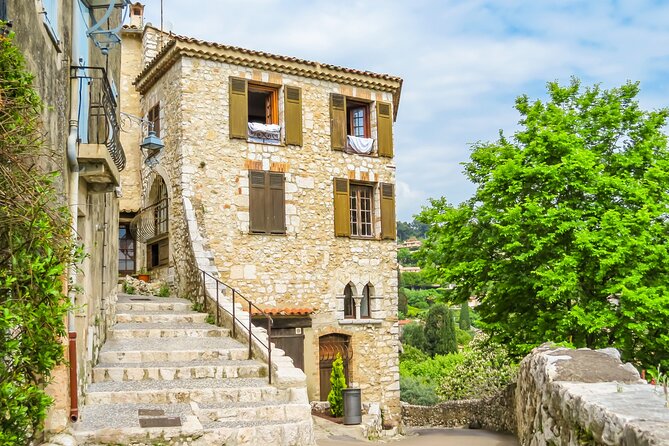 Full-Day Shared Tour Provence and its Medieval Villages from Nice - Fragonard guided visit: the History Factory approach