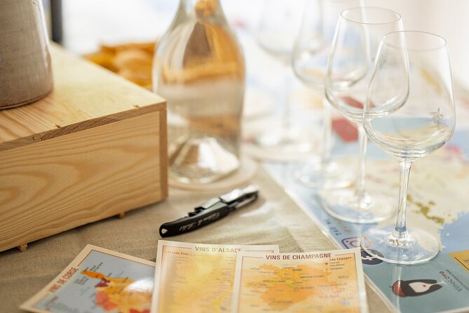 Introduction to Wine Tasting in Nice city centre (6 French wines) - The pairing moments: cheese and snacks as your tasting cheat code