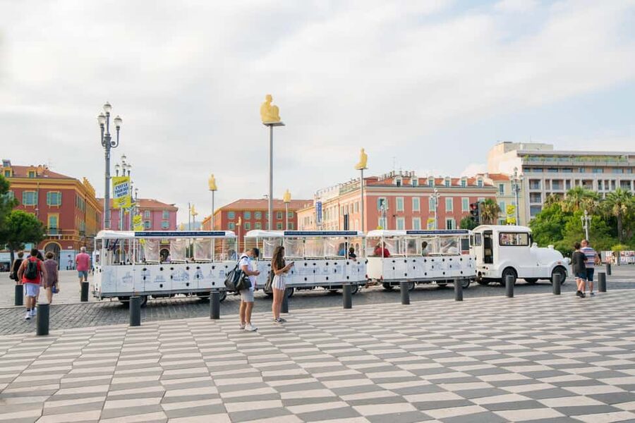 Nice: A gentle ride on a small electric train with panoramic views - Price and value: why $16 can be a good deal (or not)