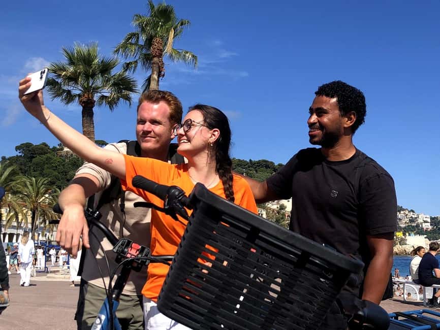 Nice and its panoramics surroundings on e-bike - Place Masséna to Promenade des Anglais: A Smooth City Start