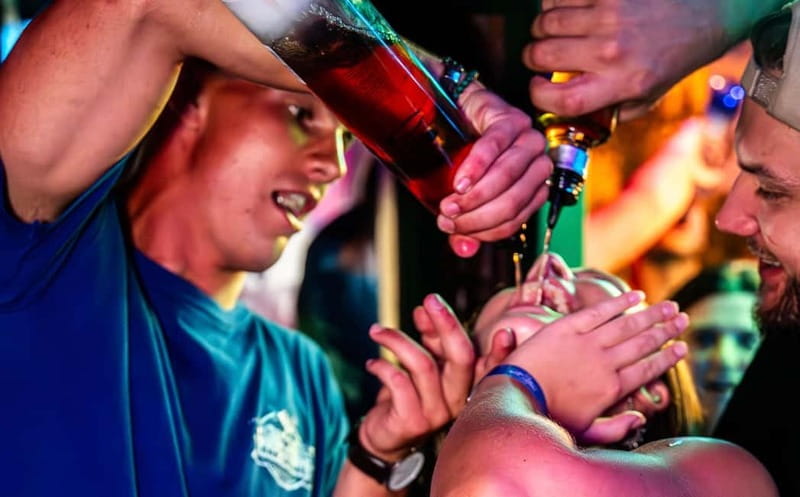 Nice: Bar/Pub Crawl with Free Shots and VIP Entry - The Old Town walk: famous sights without the museum mood