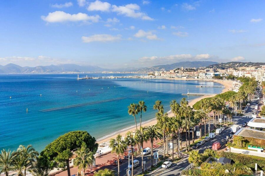 Nice: Cannes, Antibes & St Paul de Vence Half-Day Tour - Palais des Festivals: Where Cannes Turns Movies Into Landmarks