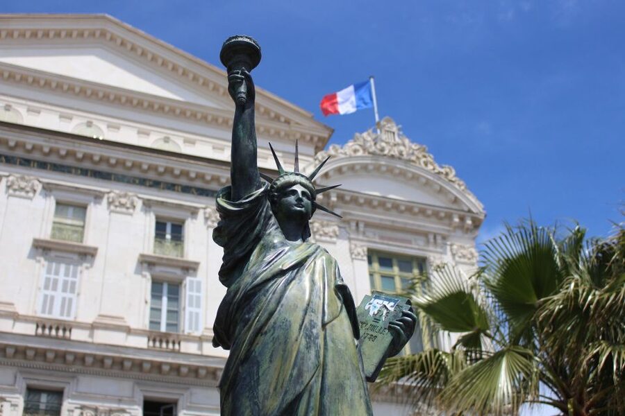 Nice: Exclusive Private Guided Tour of Historic Center - Vieux Nice on foot: cobblestones plus the stories that make them worth it