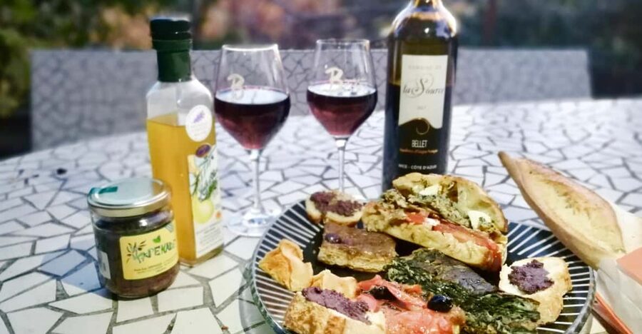 Nice: Food and Wine Old Town Guided Walking Tour - Meeting at Castel Plage and setting up your morning