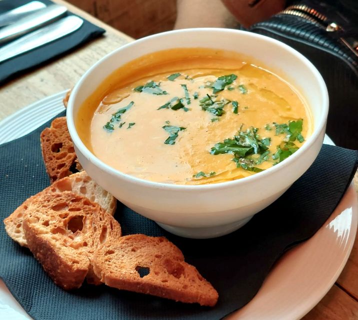 Nice: Guided Food & Wine Walking Tour with Full Meal - Stop at Attimi and the best way to start: show up hungry