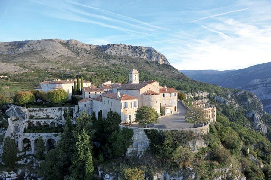 Nice: Medieval Villages Full-Day Guided Trip - Gourdon: the medieval village perched between Alps and sea