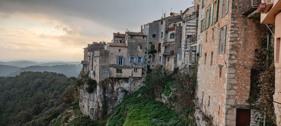 Nice: Medieval Villages Full-Day Guided Trip - Saint-Paul de Vence: artists, galleries, and La Colombe d’or