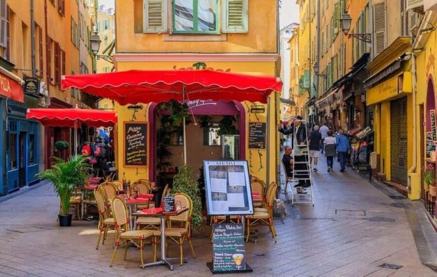 Nice: Old Town Highlights Walking Tour - The #ILoveNice stop: a photo moment with a clean ending