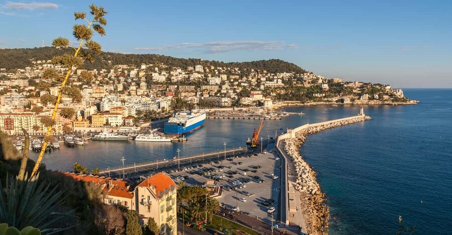 Nice: Old Town Treasures and Castle Hill Walking Tour - Getting Your Bearings at Castel Plage and the Seafront Stairs