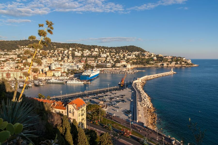Nice: Old Town Treasures and Castle Hill Walking Tour - The Walk Up: Quiet Corners of Vieux Nice Toward Castle Hill