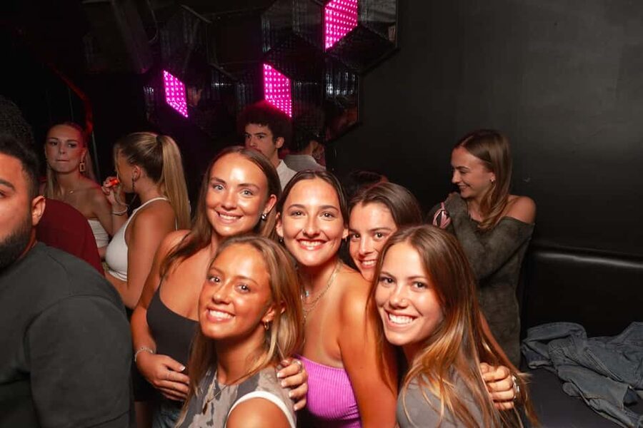 Nice: Orange Bar Crawl with 5 Free Shots & VIP Club Entry - Key Orange Bar Crawl Takeaways (in plain terms)