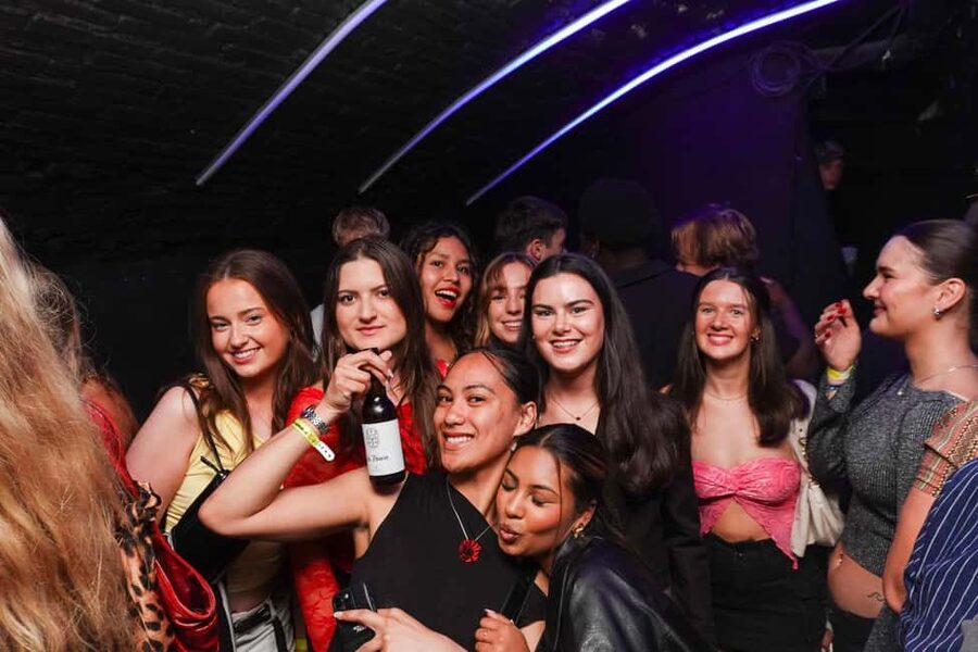 Nice: Orange Bar Crawl with 5 Free Shots & VIP Club Entry - Practical Tips for a Smooth, No-Drama Nice Night