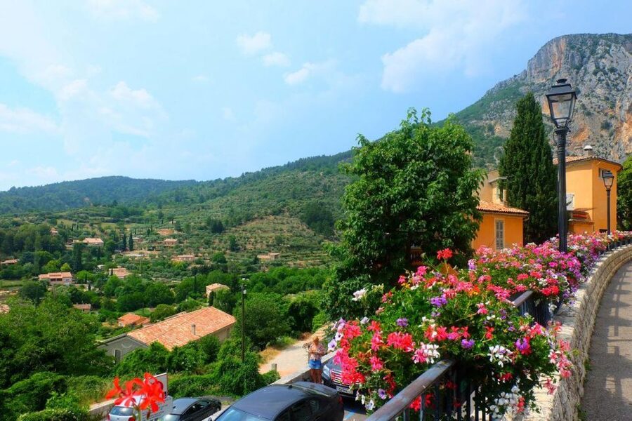 Nice: The Gorges du Verdon and Ste Croix Lake Full-Day Tour - Sainte-Croix Lake: Swimming, Canoes, and Boat Time That Actually Counts