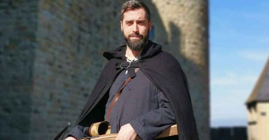 Nice: Unusual tour guided by an executioner from 1804 - The Costumed Guide Experience: Humor, Gossip, and Perspective
