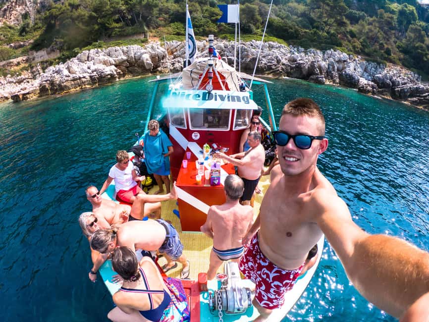 Nice : VIP sea tour with snorkeling & discover scuba - Quick hits before you go