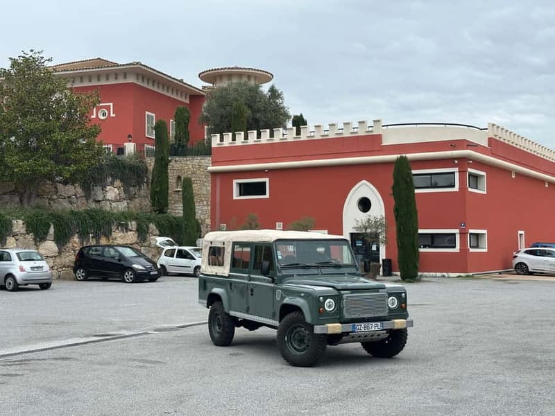 Nice : Wine Tasting at a Historic Château in a Land Rover ! - Meeting at Port Lympia: the start of the Nice-to-Hills shift