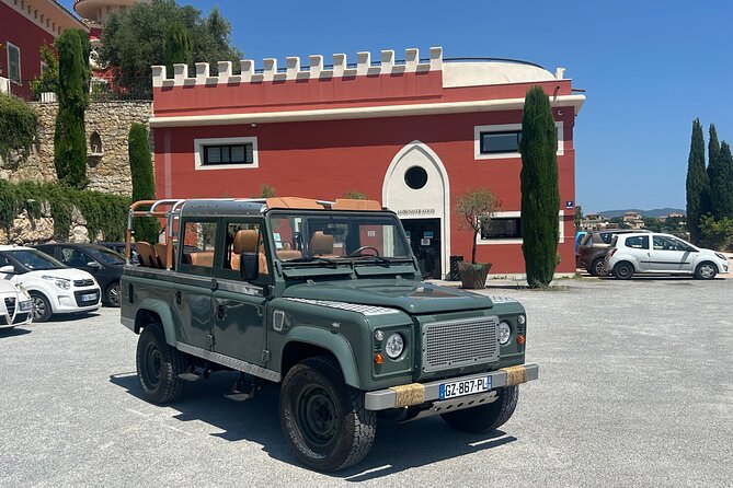 Nice Wine tasting in the hinterland in Defender - Paul and the Host Dynamic: What Makes It Feel Personal