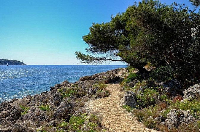 Picturesque walk from Nice to Villefranche sur Mer with pic-nic and swim - Pace, fitness, and what to bring for a comfortable walk