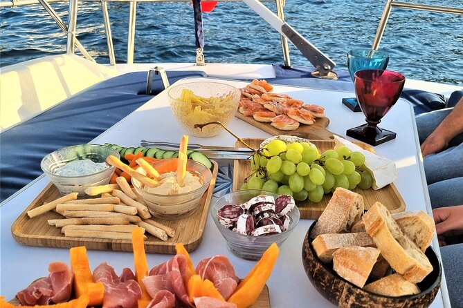 Private Boat Tour in the Sun of Nice, St Jean Cap Ferrât - Cap d’Ail: La Mala beach and a natural cave stop