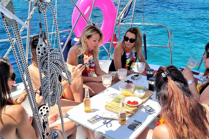 Private Boat Tour in the Sun of Nice, St Jean Cap Ferrât - Back in the port: a calm wrap-up in St-Jean-Cap-Ferrat