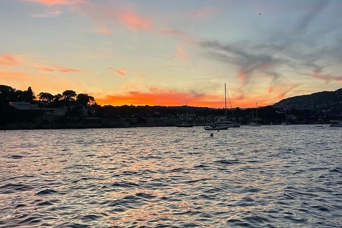 Private Luxury Boat Tour of the Beautiful Riviera Nice / Monaco - Fosse Beach and LightHouse at sunset: a calmer landing