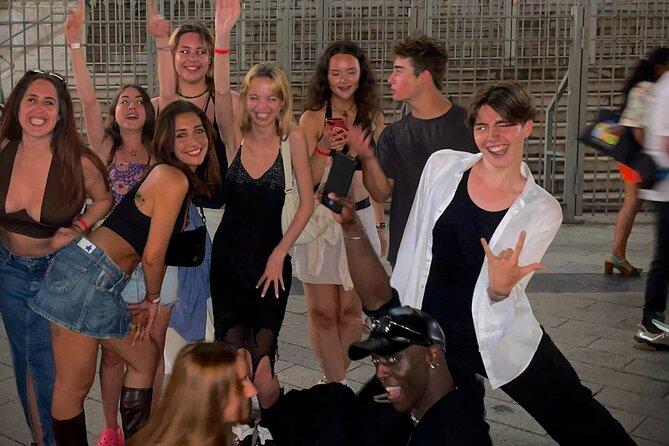 Pub Crawl Nice : Drink, Laugh, Meet the World - A 9pm bar crawl that’s really about people, not just drinks