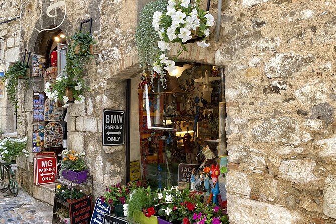 Saint Paul de Vence, Antibes, Cannes tour in a Renault E-Tech - Saint-Paul-de-Vence: art lanes, gallery streets, and big viewpoints