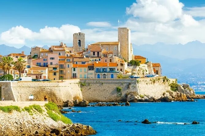 Saint Paul de Vence, Antibes, Cannes tour in a Renault E-Tech - Marina Baie des Anges in Villeneuve-Loubet: the calm start you need
