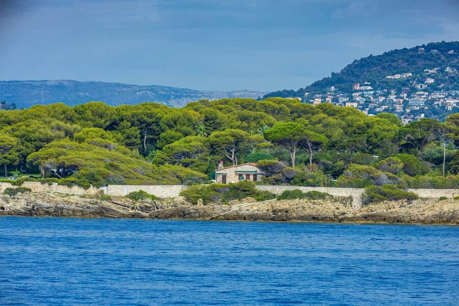 Take a 2-hour stroll to Monaco - Saint-Jean-Cap-Ferrat: villas, beach angles, and why people pay for this view