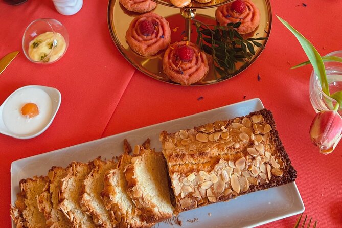 The Brunch That Feels Like a Love Letter to France - The menu you’ll actually taste: croissants, pastries, quiche, and Provençal salads
