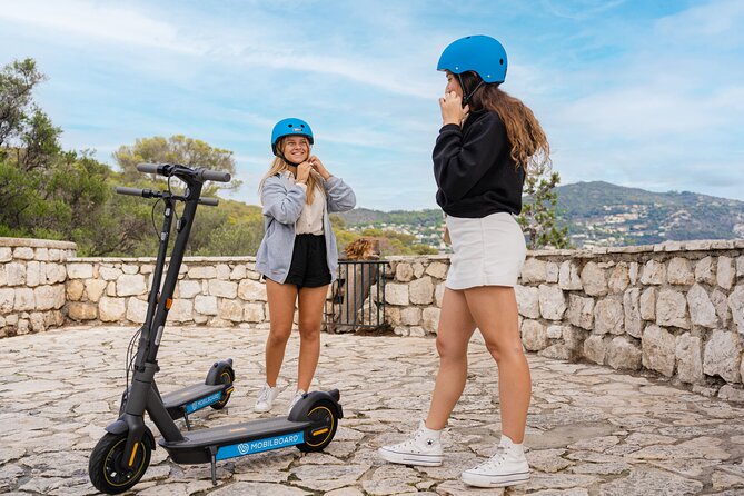The essentials of Nice by electric scooter 1H30 - #ilovenice by the Bay of Angels: the easiest souvenir photo spot
