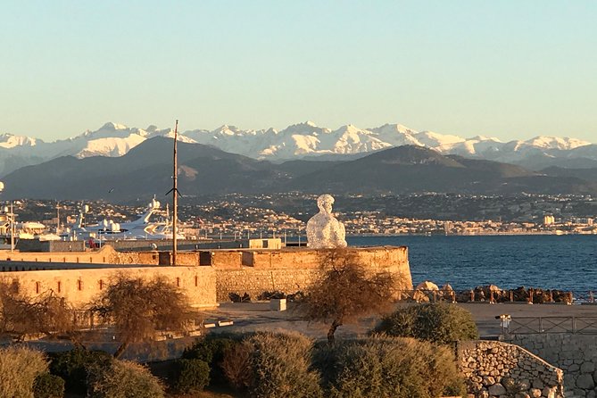 The Highlights of the Côte d'Azur with Tour Company recommended by Rick Steves - St-Paul-de-Vence: one hour to eat, shop, and get your best shots