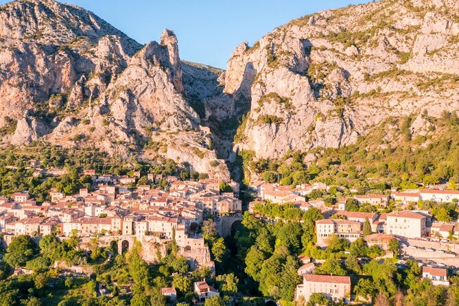 Verdon Gorge: The Grand canyon of Europe, Lake and Lavender - Sainte-Croix-du-Verdon: a short photo stop with big lake payoff