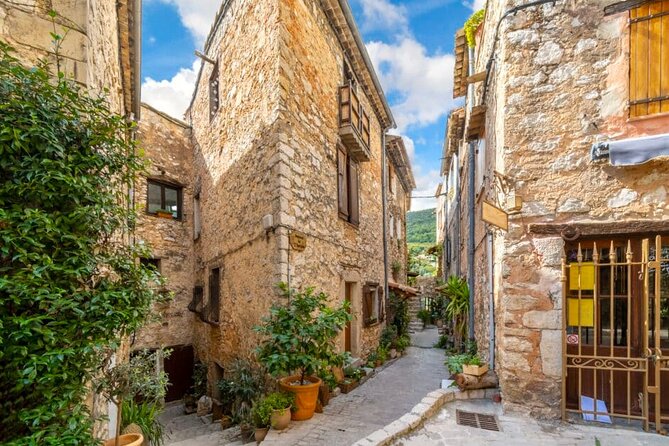 Villages Médiévaux,Grasse, Gourdon, Tourrettes sur Loup, St Paul - A smooth, practical day from Nice to medieval hill towns