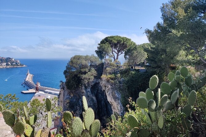 Visit Nice in 2h with Local Certified Guide - Sainte-Réparate Cathedral square and the #iloveNice moment