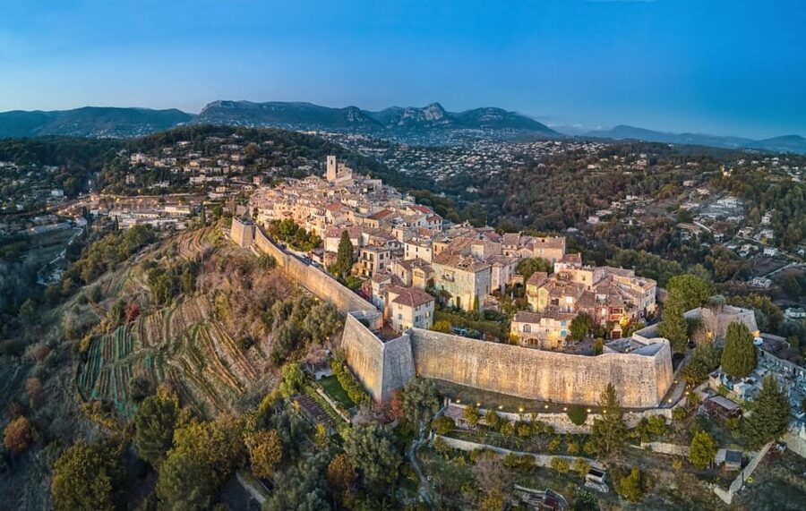 Visit Saint Paul de Vence, Antibes, and Cannes: 7-Hour Tour - The guide experience: history you can actually use